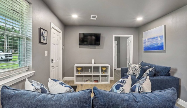 Charming 3-bedroom house with WiFi and AC in wonderful Brusly