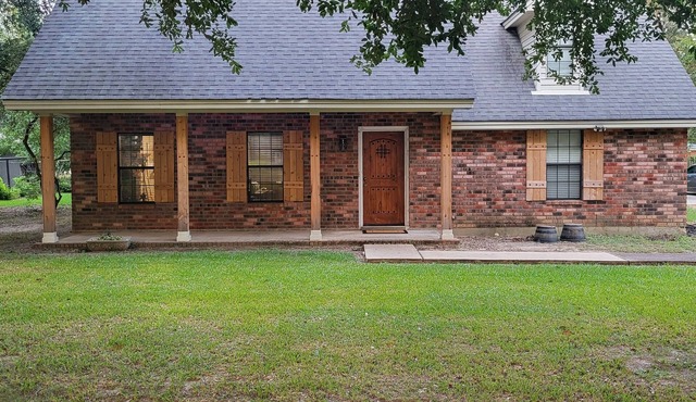 Charming 3-bedroom house in enchanting Wisner with WiFi, AC