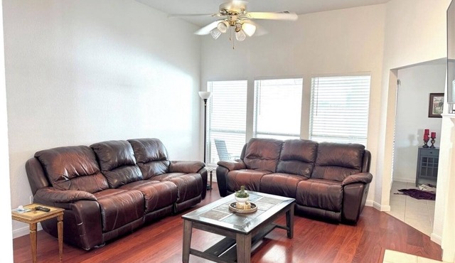Charming 3-bedroom house with WiFi, AC in welcoming Duncanville