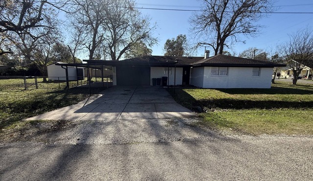 Charming 3-Bedroom Short-Term Rental in Port Neches
