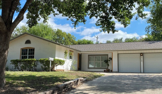 Charming 3 bedroom house with WiFi and AC in San Antonio