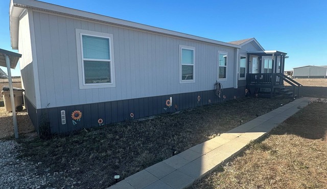 Charming 4-Bedroom Country Retreat on 1.5 acres Sleeps 11 7 minutes from Abilene