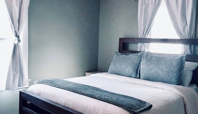 Charming bed & breakfast in pleasant Altus with WiFi, AC and all the ammentities