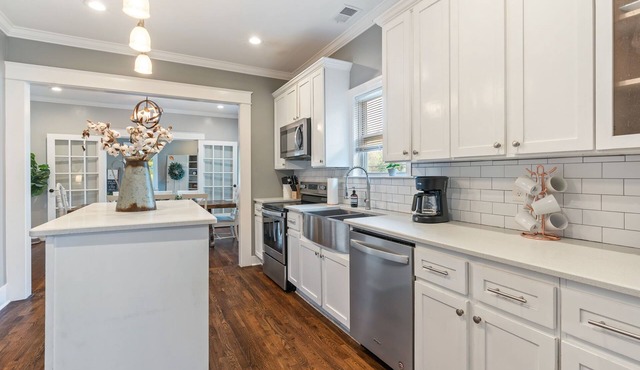 Charming Birmingham Family Retreat: Sleeps 12 in Birmingham