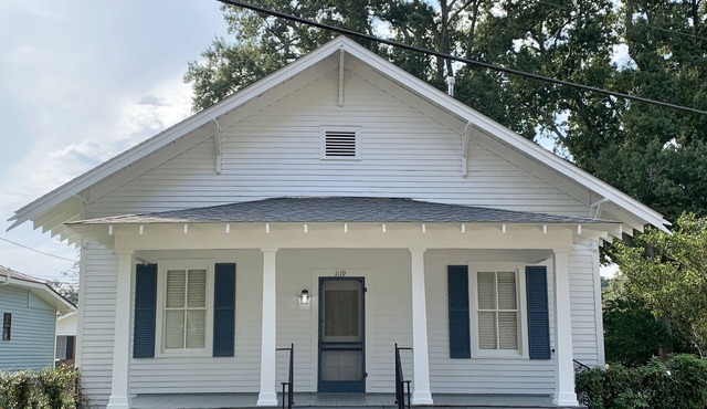 Charming House in Downtown Scott