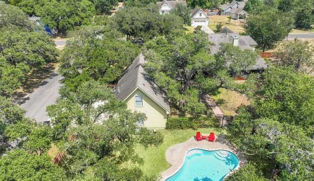 Charming Kyle Retreat with Pool, Porch & Walk to Downtown