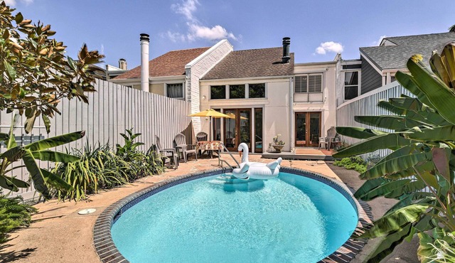 Charming Montrose Townhome with Private Pool!