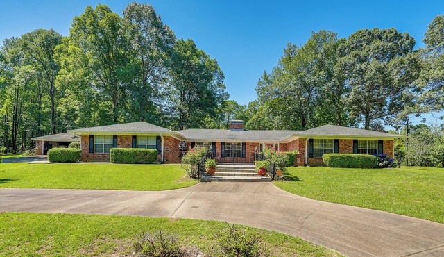 Charming Retreat w/Patio: Near Grambling/Ruston!