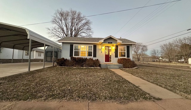 Charming Thomas cottage for 2 with large carport in Thomas