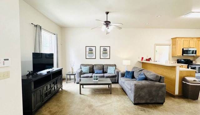 Chateau 1, spacious townhouse in Tickfaw, LA