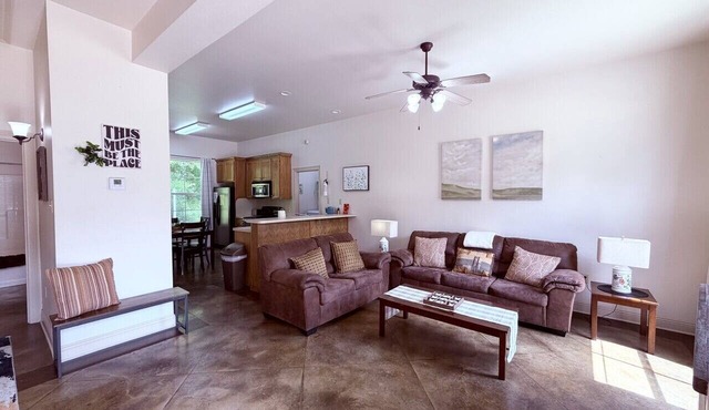 Chateau 14, spacious townhouse in Tickfaw, LA
