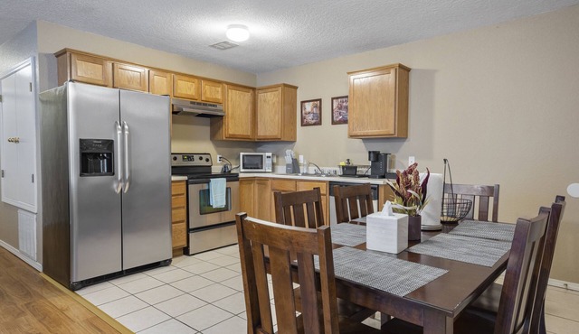 Cheerful 2 Bedrooms 2 Full Bathrooms Duplex