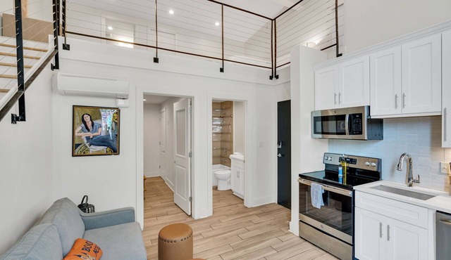 Chic Getaway Across From French Quarter