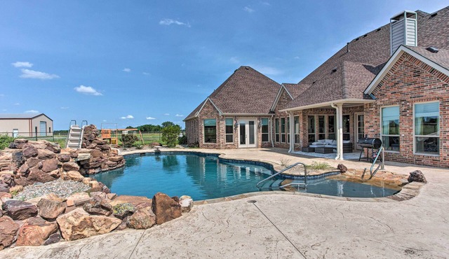 Chic Ranch Villa < 5 Mi to Lake Ray Roberts! in Pilot Point