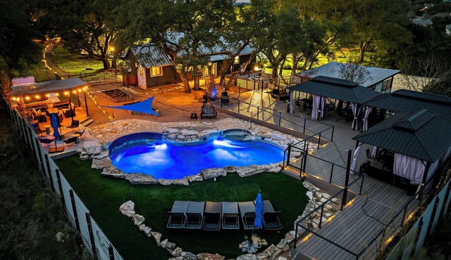 Cielo Estate: Pool+Hot Tub ~Sports Courts~ 3 Acres