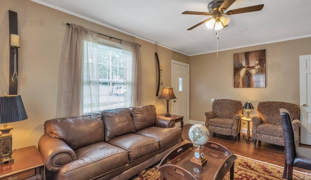 Clean Safe Comfortable Housing - Cozy Cottage