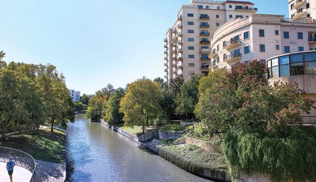 Close to Alamo, Riverwalk, Shopping, Night Life- Wyndham La Cascada 2 BR Deluxe