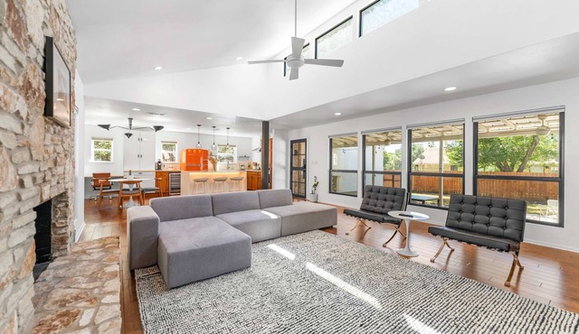Close to Domain DT Shopping Chic Serene 3BR