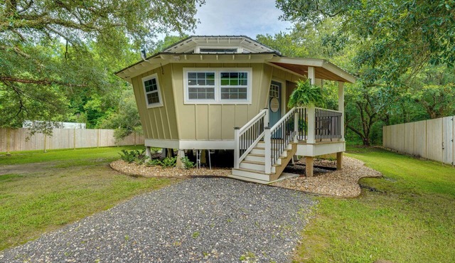 Close to Lake Martin! Secluded Couple’s Yurt