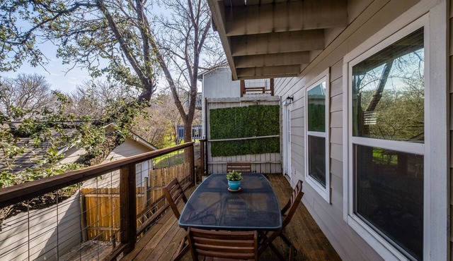 Close to Zilker Park, Downtown, Mall & more.
