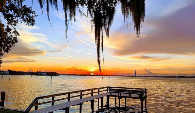 Coastal Breeze Island home near Kemah Boardwalk