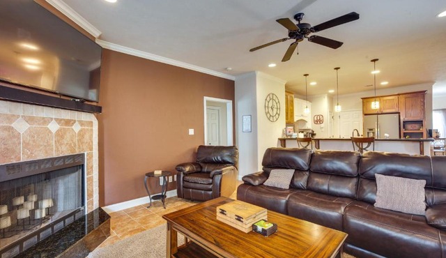 College Station Family Home: 3 Mi to Texas A & M!
