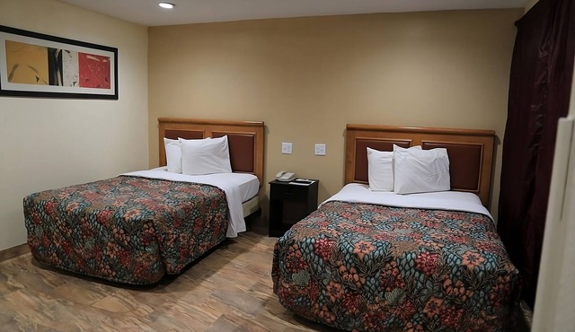 Comfort and Convenience! 2 Sleek Units, Free Parking, Pets Allowed