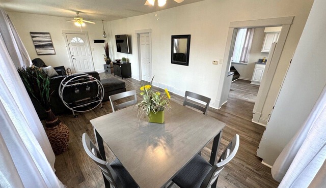 Comfortable 2-bedroom house in enjoyable Springfield with AC, WiFi in Springfield