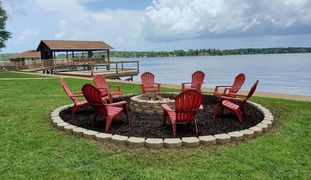 Comfortable 3 bedroom, 2 bath home on beautiful Lake D’Arbonne