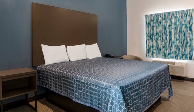Comfortable and Affordable Stay 13 Miles From AT&T Stadium, Prime Location