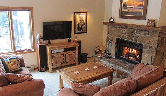 Comfortable Hidden Village 2 Bedroom Condo-Family Friendly-Free WiFi in Gallatin Gateway