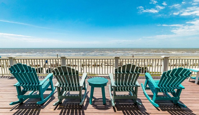 Comfortable Pet Friendly Beachfront Home - Great Sunrises from the Open Deck!