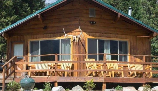 Comfortable size house overlooking the town of Silver Gate in Silver Gate