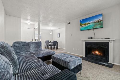 Comfy 2Bdr Unit in Arlington