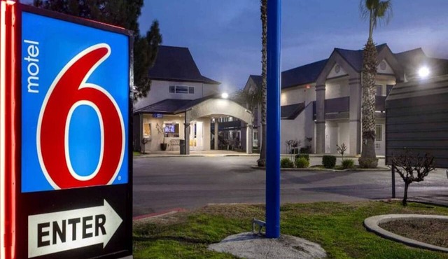 Comfy King Bed|Free Wifi &Parking in Buttonwillow
