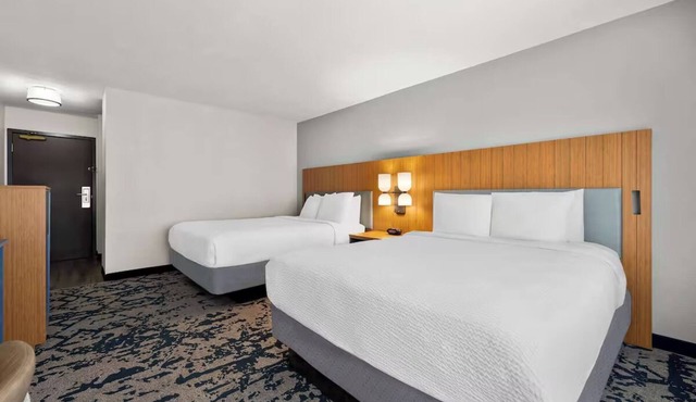Convenient Baton Rouge Stay & Enjoy Free Breakfast - Perfect for Family Getaway