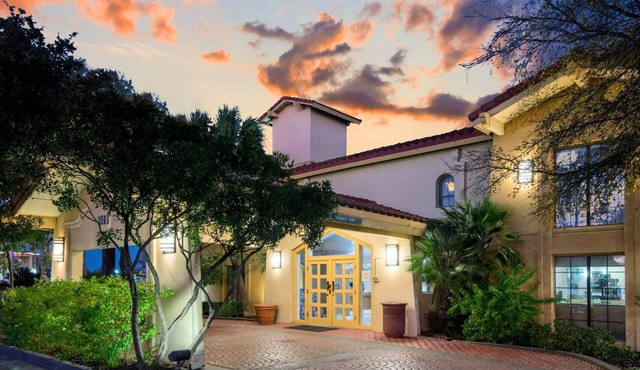 Coratel Inn & Suites by Jasper Wonderland Deluxe 2 Double Bed NS