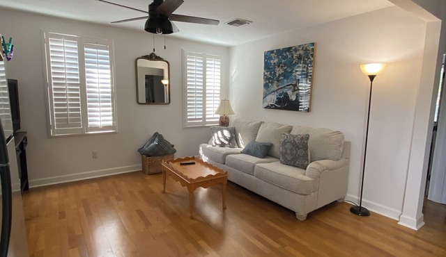 Cottage home 20 mins from NOLA French Quartern