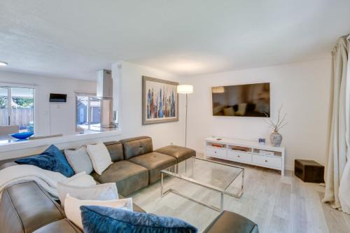 Covered Patio & Fire Pit: Centennial Condo! in Centennial