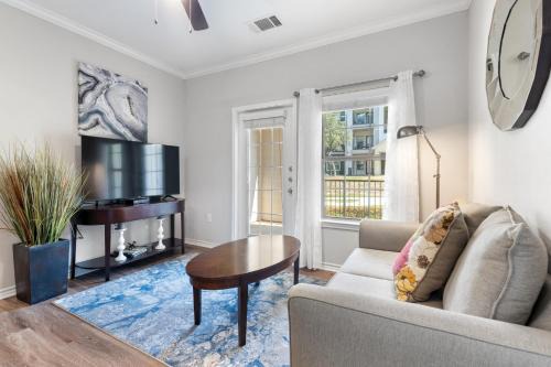 Cozy 1BR Retreat PEC 2104