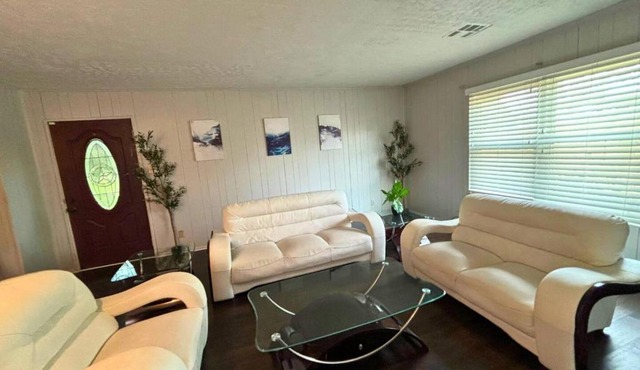 Cozy 1x1 Retro Escape - East Htx