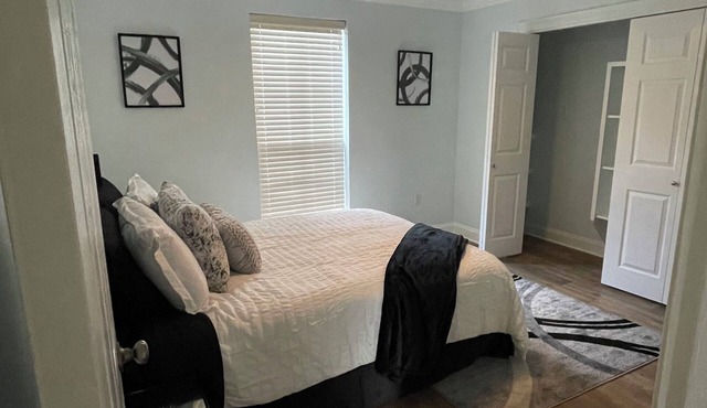 Cozy 2-bedroom condo in lovely Baton Rouge with WiFi, Pet-friendly