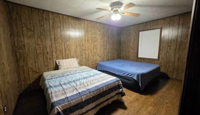 Cozy 2-bedroom house in beautiful Lake Charles with AC