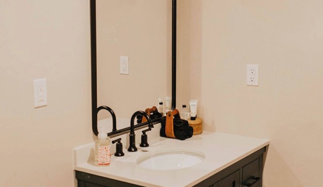 Cozy apartment outside of town - close to ALL of the best the area has to offer