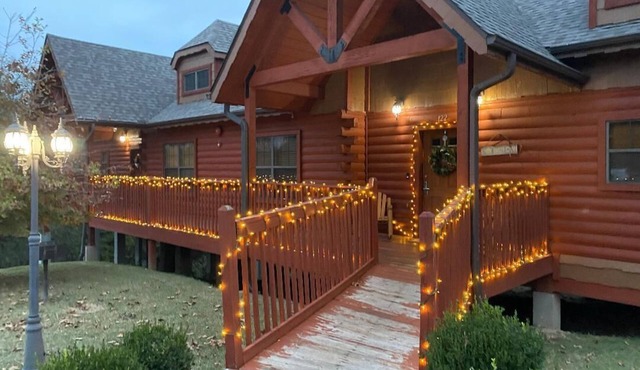 Cozy Cabin 2 - A Great Holiday Family Place - Come Play and Stay! in Branson