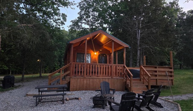 Cozy Cabin w/Private Hot Tub & Fire Pit Near Hot Springs