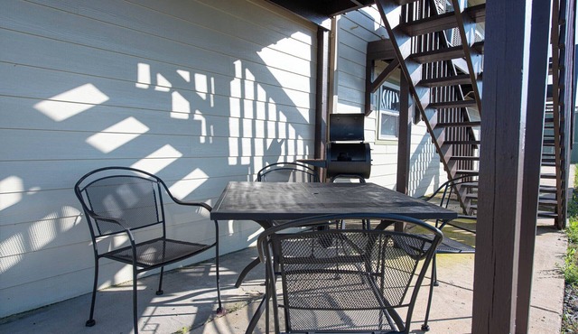 COZY CONDO Right by BOAT LAUNCH—Fisherman’s Paradise—1 hr to Lafayette!
