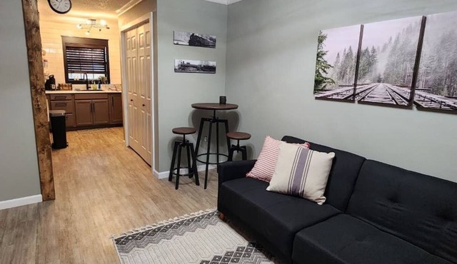 Cozy & Convenient Bungalow - Downtown & HPU