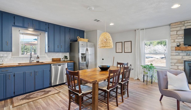 Cozy Cottage on Flat Creek - 5 min from Flat Creek Winery!