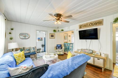 Cozy Cottage w/Patio < 2 Mi to Rockport Beach!